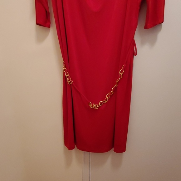 Red 3/4 sleeve dress with gold chain belt - Picture 2 of 4
